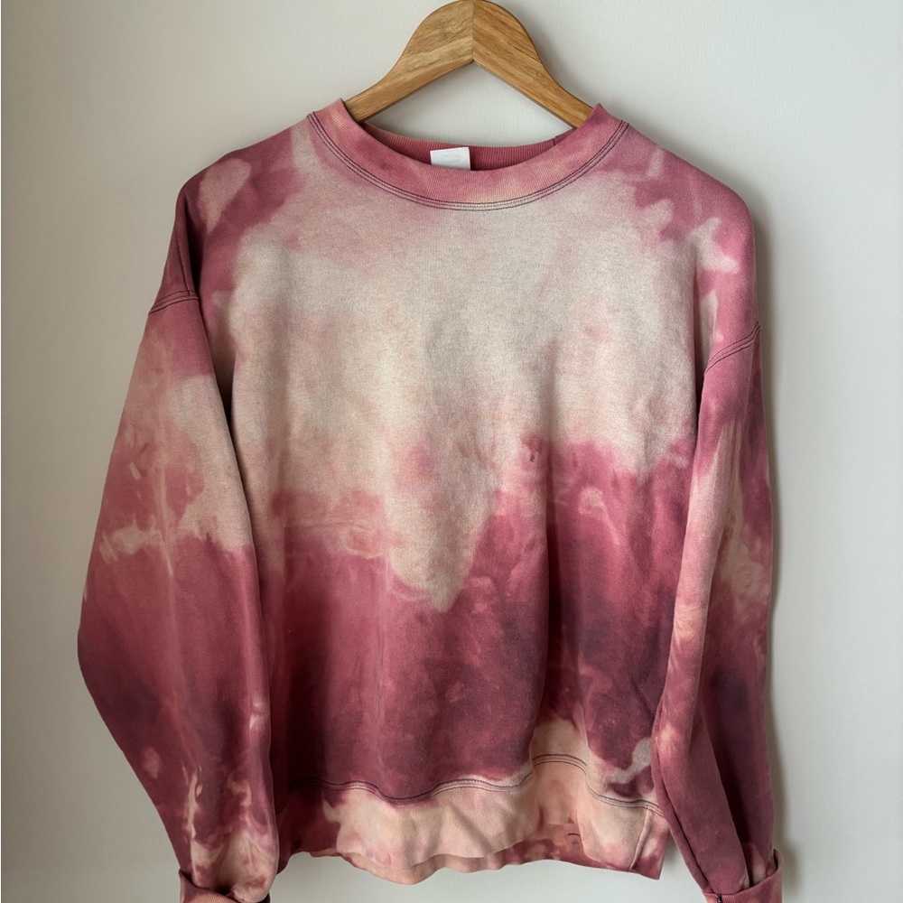 Tie dye/reverse dye crewneck. Hanes unisex.